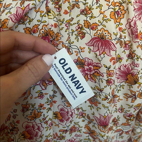Old Navy Floral Boho Top. NWT. - Picture 10 of 14
